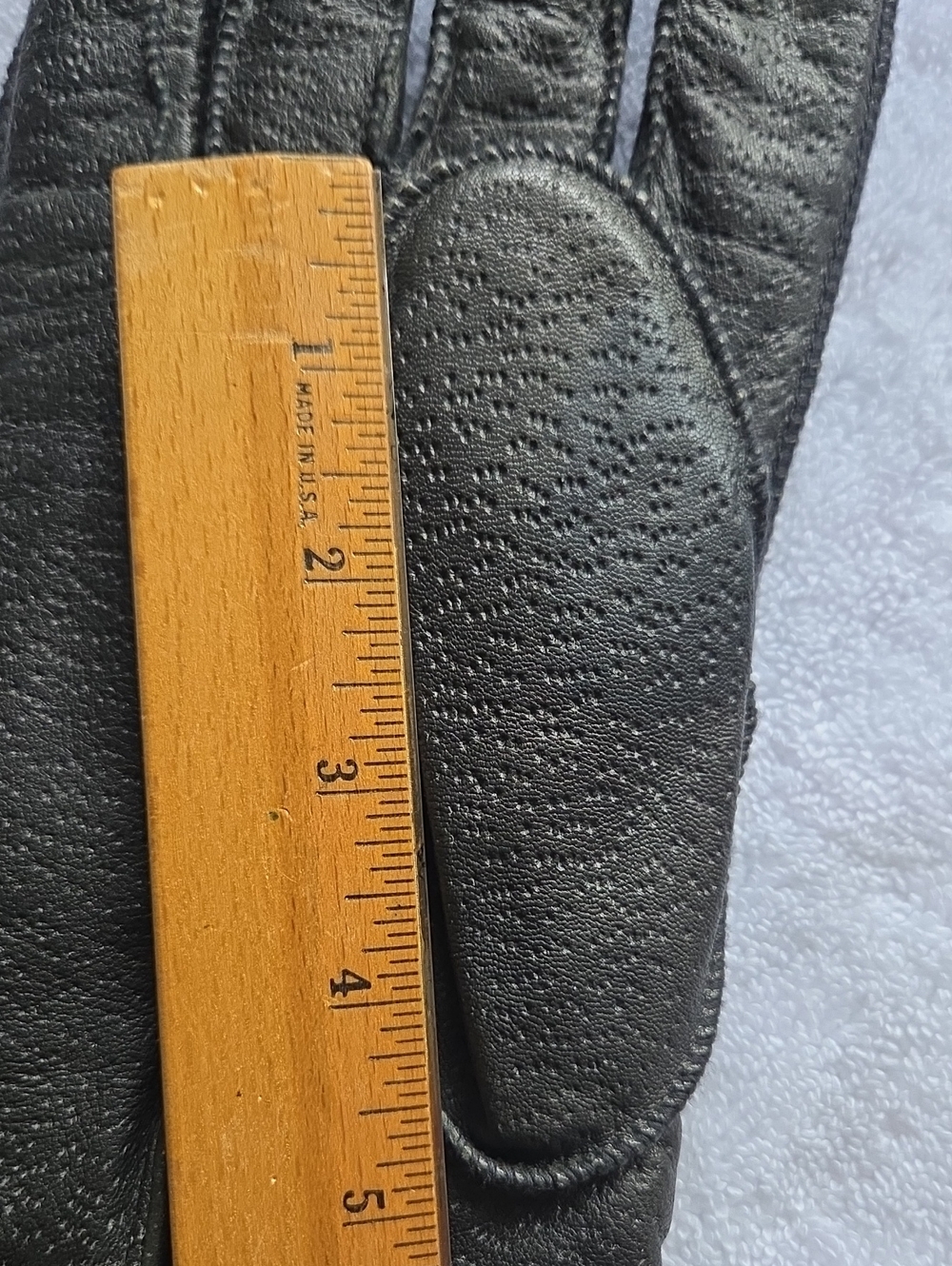 isotoner ...women or  Mens  Black Leather Gloves...unworn ..no Tags. - Picture 14 of 15